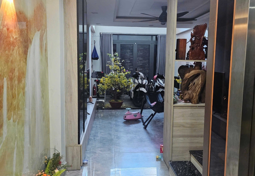 Bán nhà MT đường kinh doanh 17,p Tân quy Q7