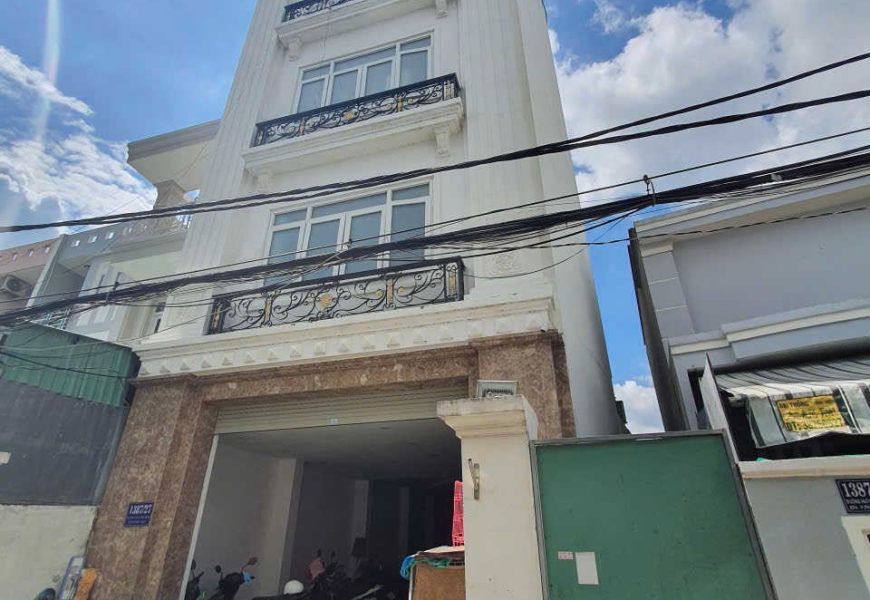0909227199 Bán nhà căn hộ dịch vụ hẻm xe hơi Huỳnh Tấn Phát, Phường Phú Thuận, Quận 7