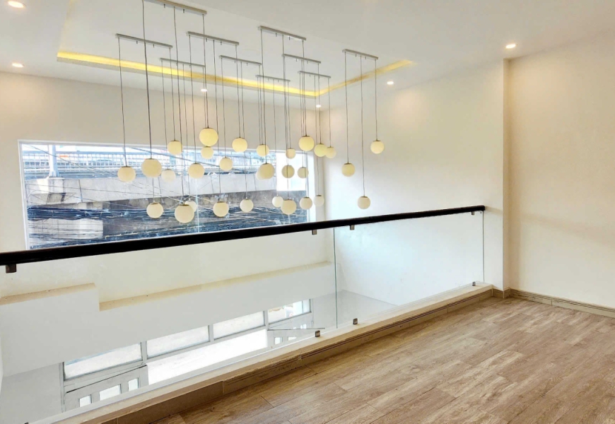 Nhà mặt tiền đường 5 tầng, ngang 5x13 Nhà MT đường trung tâm quận 7 - số 168 Nguyễn Văn Quỳ, phường Phú Thuận, Q.7, Tp.HCM