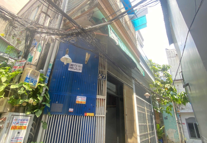 NHÀ SHR 3 LẦU LÔ NHÌ MT ĐƯỜNG SỐ P. TÂN QUY Q7