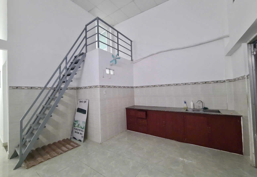 Bán nhà hẻm 88 Nguyễn Văn Quỳ, Quận 7, ngay cầu Phú Mỹ, thuận tiện di chuyển, gần trung tâm