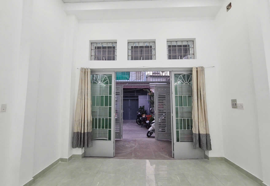 Bán nhà hẻm 88 Nguyễn Văn Quỳ, Quận 7, ngay cầu Phú Mỹ, thuận tiện di chuyển, gần trung tâm