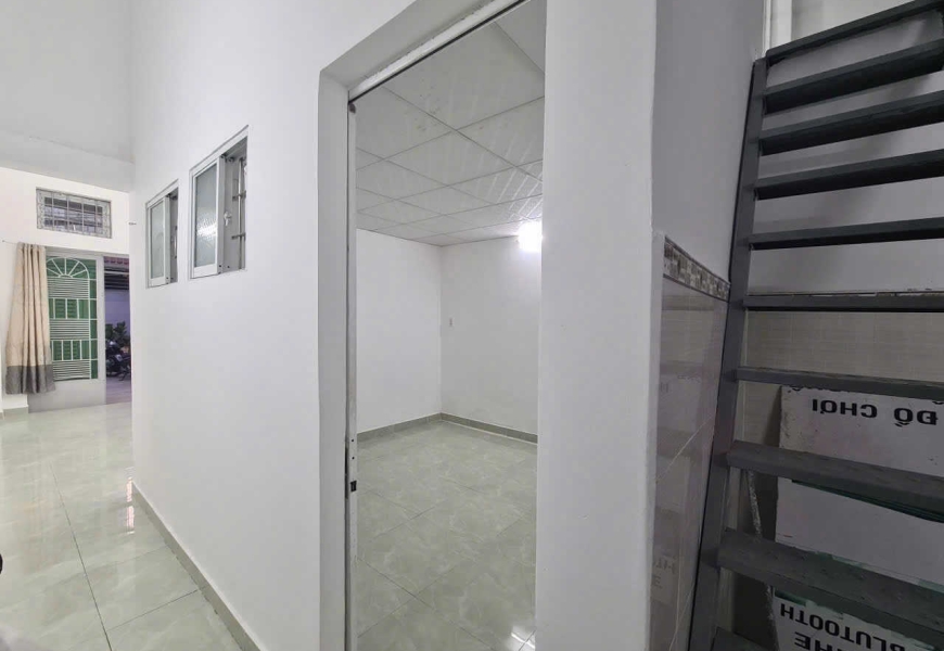 Bán nhà hẻm 88 Nguyễn Văn Quỳ, Quận 7, ngay cầu Phú Mỹ, thuận tiện di chuyển, gần trung tâm