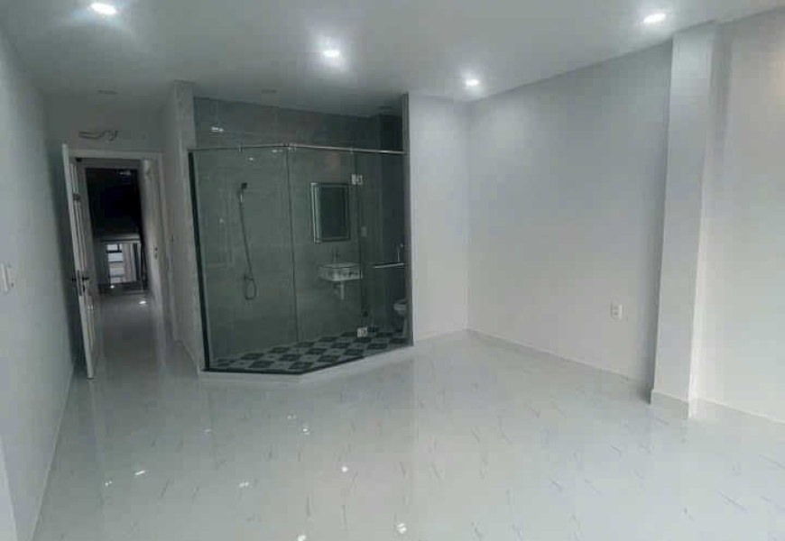 Bán nhà mặt tiền kinh doanh đường Âu Dương Lân, P.3, Quận 8