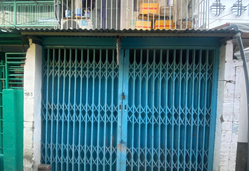 BÁN NHÀ SỔ RIÊNG TRUNG TÂM QUẬN 7  - DT: 3,25 M X 8,5 M (1 TRỆT, 1 GÁC SUỐT)  - ĐC: 156/3 HUỲNH TẤN PHÁT, P. TÂN THUẬN TÂY Q7  - VỊ TRÍ: HẺM THẲNG 2,5 M CÁCH ĐƯỜNG LỚN 20 M  - KHU DÂN CƯ AN NINH, YÊN TĨNH  - PHÁP LÝ: SỔ HỒNG, HỔ TRỢ KHÁCH VAY NGÂN HÀNG  -