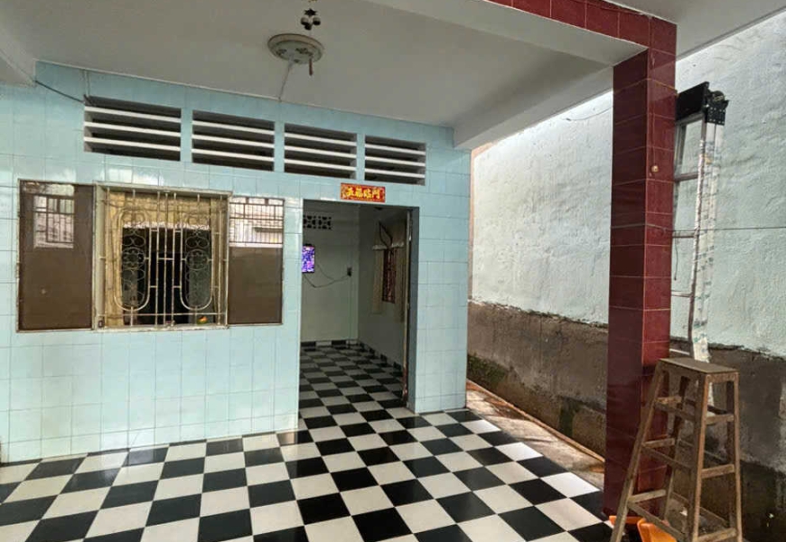 bán gấp căn nhà tại địa chỉ: 85/ Nguyễn Văn Quỳ, p.Tân Thuận Đông, quận 7