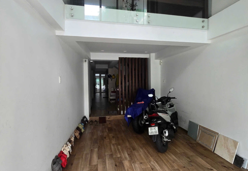 Bán 2 Căn Nhà Xây Riêng Bệt 2 Mặt Tiền Trước Và Sau Mặt Tiền Đường Đỗ Thị Lờ Và Trần Văn Đang Tổng Diện Tích Đất 2 Căn 4x30m. 6 lầu  Giá 38 tỷ  Nhà Bán mặt tiền đường phù hợp làm Văn phòng, thẩm mỹ viện, CHDV và các ngành nghề khác.  Căn mặt hẻm đường 6m 