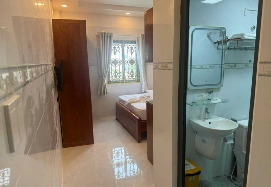Bán và cho thuê Tòa nhà 10 tầng – Lâm Văn Bền, Q7 – 62 phòng, hồ bơi..chỉ 100 tỷ
