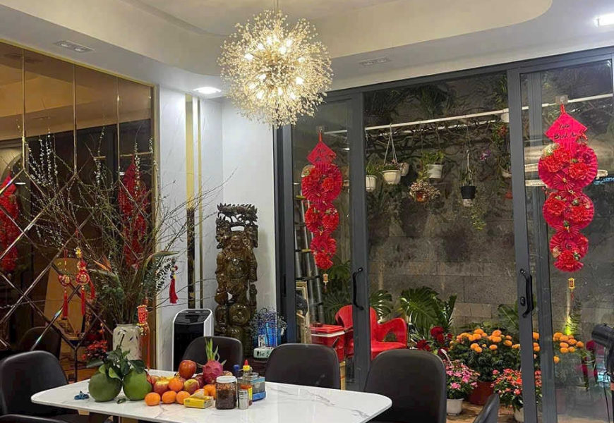 BÁN GẤP NHÀ QUẬN 7 hẻm xe hơi đường Nguyễn Văn Linh,Q7