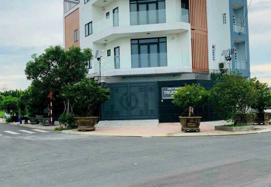 Bán đất Góc 2 mặt tiền đường 20m  KDC Thanh Nhựt ngay đường Phạm Hữu Lầu,Nhà Bè