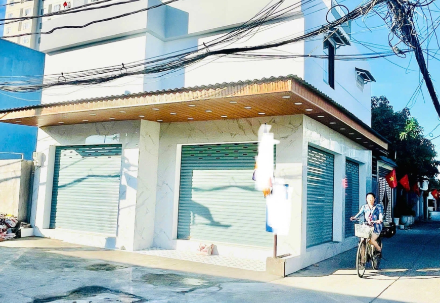 Nhà góc 2 mặt tiền – ngang 8m cực hiếm, vị trí vàng kinh doanh đa ngành! Vị trí vàng: Ngay đầu khu căn hộ Anh Tuấn, đón đầu khu đông dân cư, chỉ 50m đến Huỳnh Tấn Phát.
