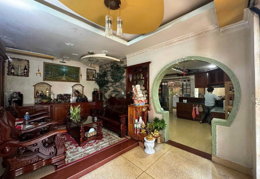Nhà biệt thự cần bán gấp hẻm ô tô 116/ Huỳnh Tấn Phát, quận 7