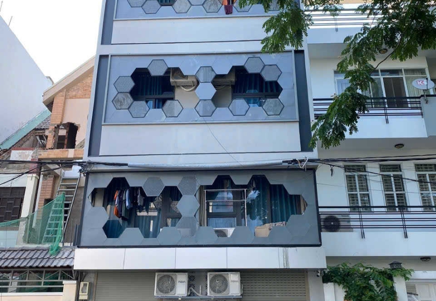CƠ HỘI ĐẦU TƯ - SIÊU PHẨM CĂN HỘ DỊCH VỤ QUẬN 7 Vị trí đắc địa – Đối diện công viên – Doanh thu ổn định  Bán Căn Hộ Dịch Vụ Cao Cấp Địa chỉ: Đường số, khu Tân Quy Đông, Quận 7