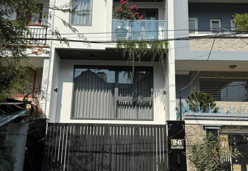Bán nhà mặt tiền đường số Kdc Phú Mỹ Q7