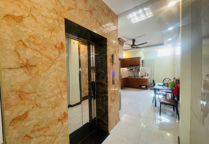 Bán nhà mặt tiền 839 huỳnh tấn phát  Q7