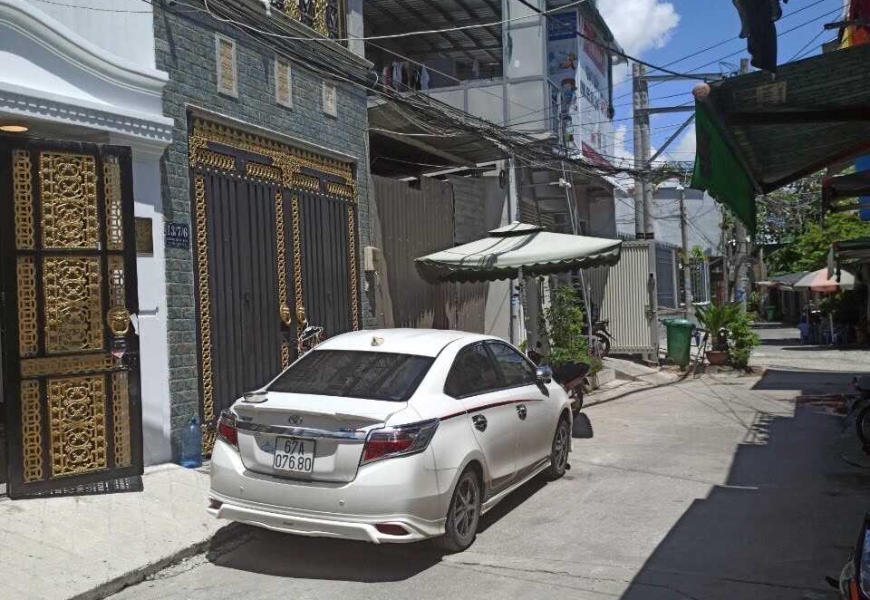 Bán Căn Nhà hẻm xe hơi,p Tân Hưng