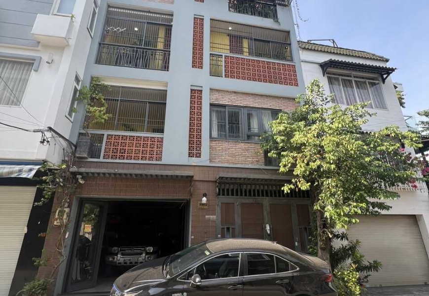 Cho thuê nhà hẻm xe hơi Dương Bá Trạc, Quận 8