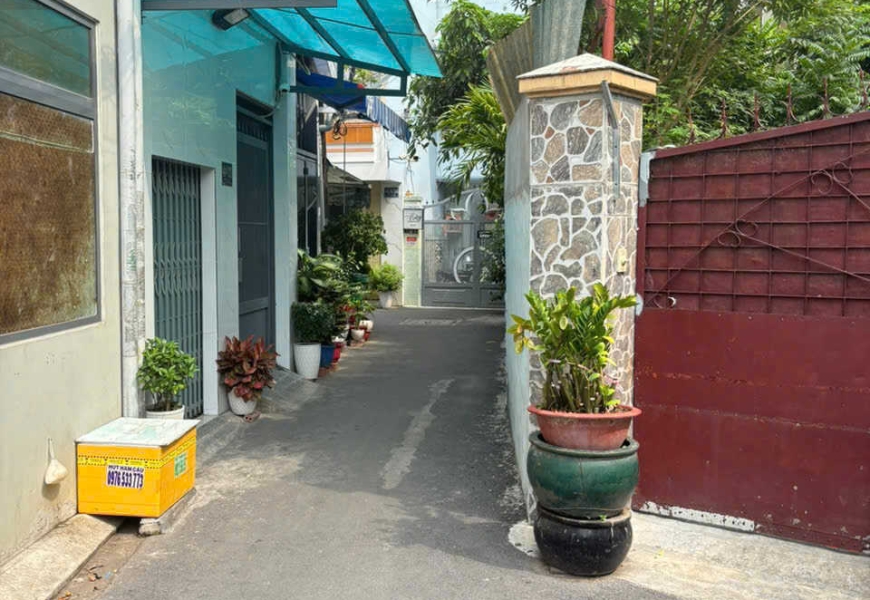 Bán gấp nhà 44a/28 Bùi Văn Ba phường Tân Thuận q7, hcm