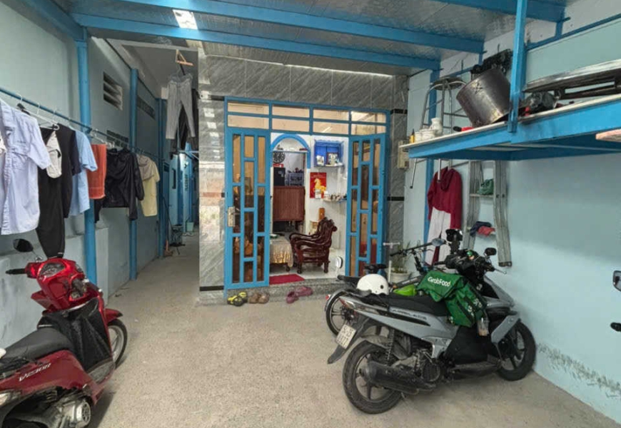 Bán gấp nhà 44a/28 Bùi Văn Ba phường Tân Thuận q7, hcm