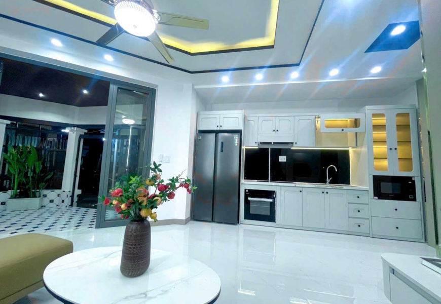 BÁN NHÀ GÓC 2 MẶT HẺM ĐẸP NHƯ RESORT MINI NHÀ BÈ